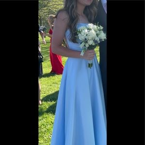 STUNNING Terani couture light blue SIZE 2